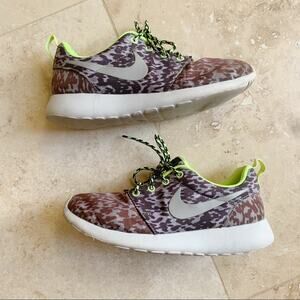 Womens Nike Roshe Run Print sz 6.5 sneaker shoe
